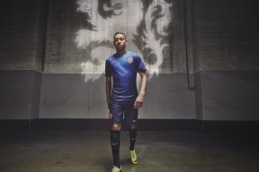 九游9GAME-王者归来，穆雷复出首秀引爆篮网，战术革新点亮布鲁克林